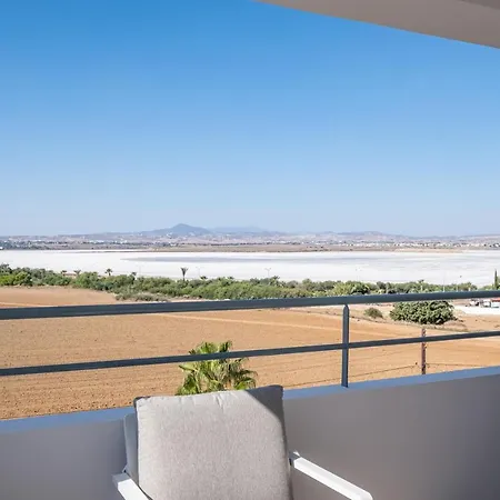 The Saline Views Makenzy Apartment *