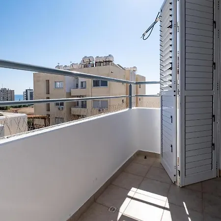 The Saline Views Makenzy Apartament *