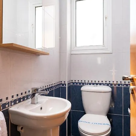 The Saline Views Makenzy Apartman *